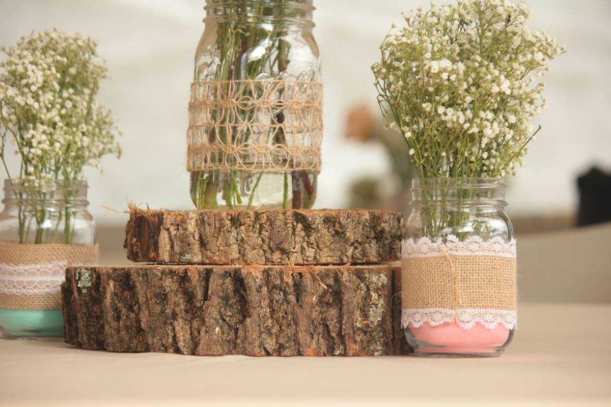 How to Make Wedding Centerpieces That Actually Wow Guests (Without Blowing Your Budget)